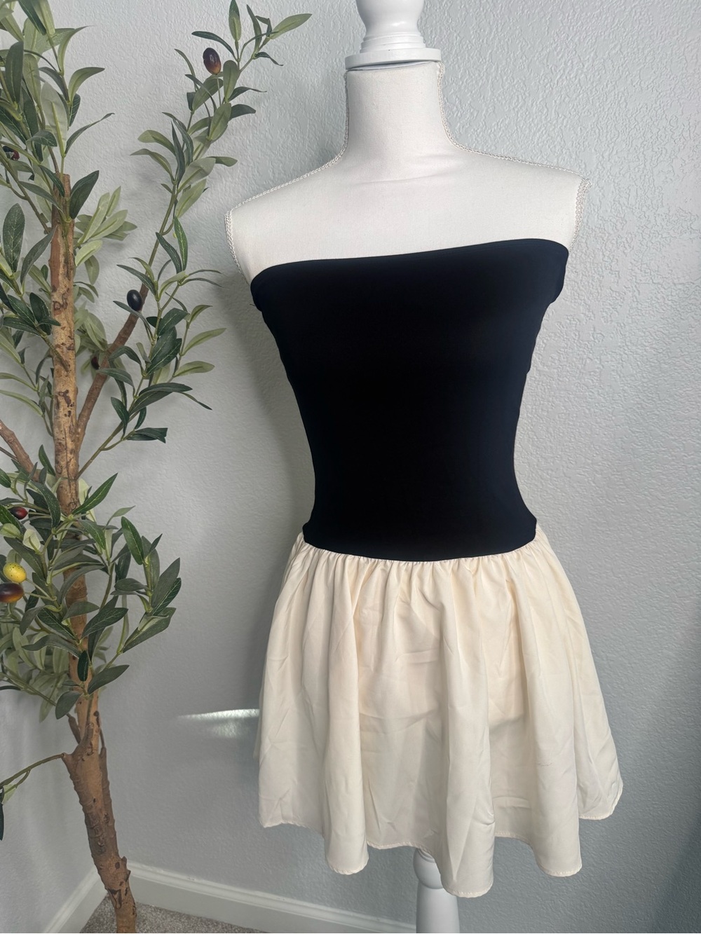 Commense Black and Cream Two-Tone Dress